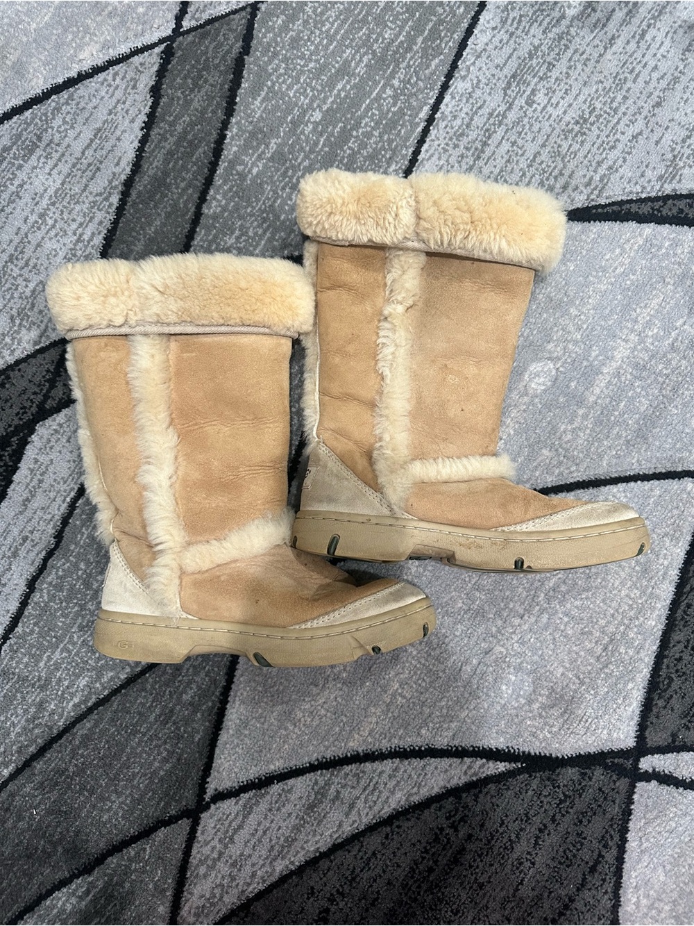 UGG Women's Chestnut Suede Shearling Winter Boots